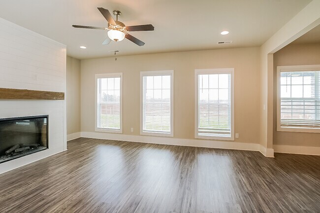 Building Photo - 385 McCollum Rd, Meridianville, AL