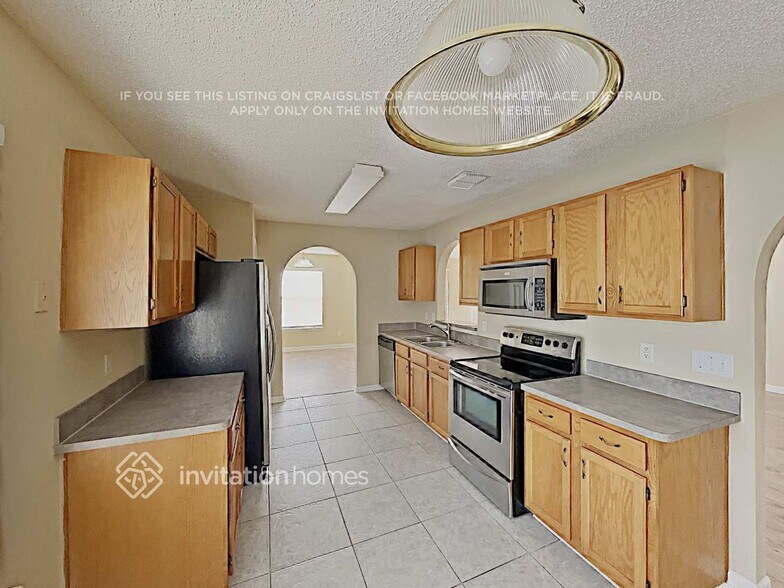 Building Photo - 7624 Fawn Lake Dr N