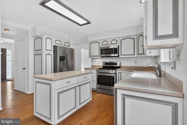 Building Photo - 10545 Winged Elm Cir