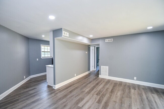 Building Photo - 1512 Waverly Way