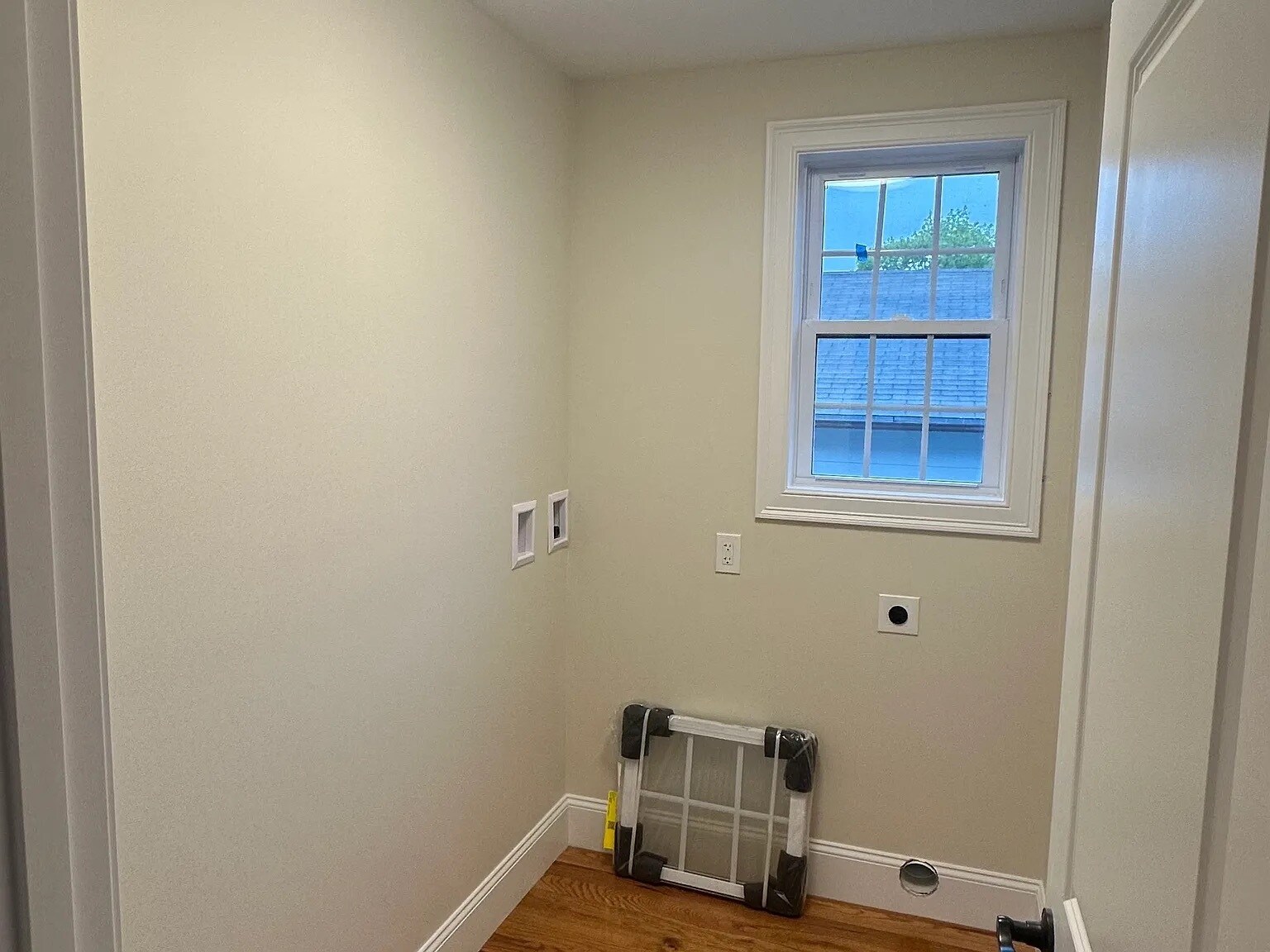 Laundry Room (washer dryer included) - 117 Sharon St
