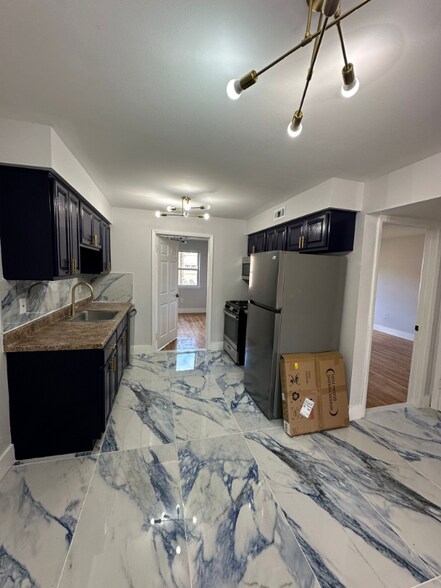 Building Photo - 1903 Country Ln