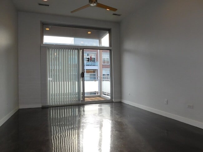 Building Photo - 939 W Madison St