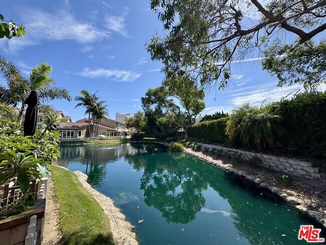 Building Photo - 7756 Sailboat Cir