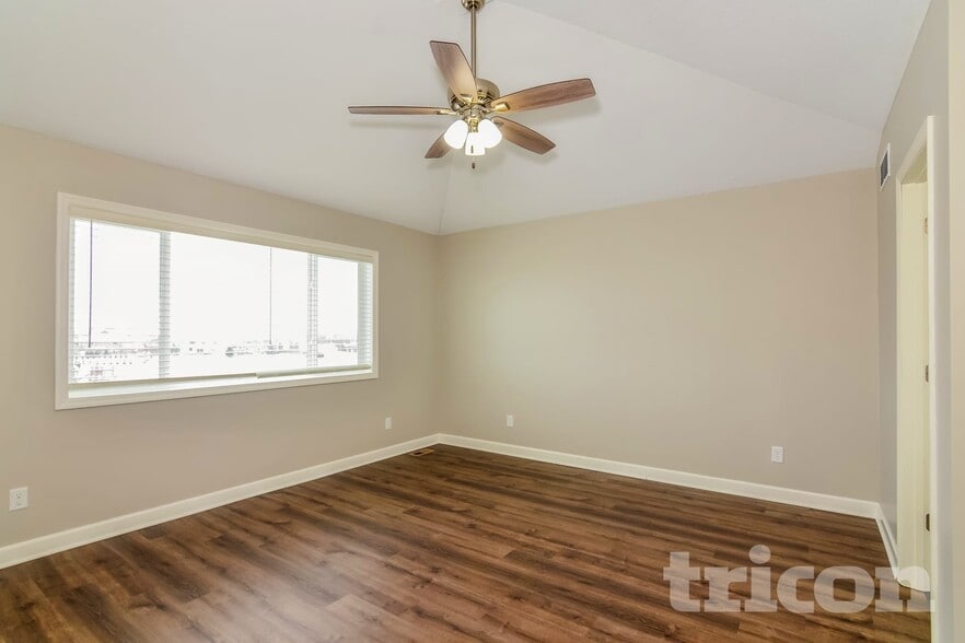 Building Photo - 14060 Ailesbury Ave