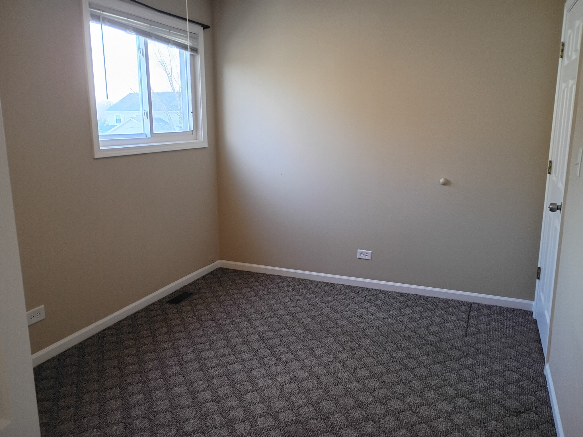 Building Photo - 1818 Whitney Dr