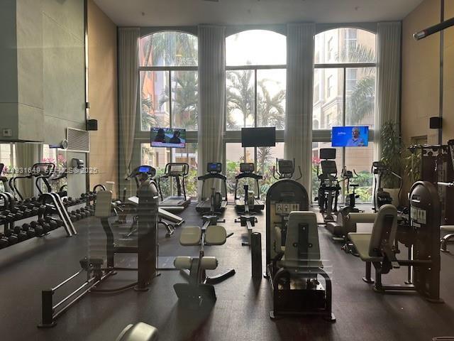 Building Photo - 17150 N Bay Rd