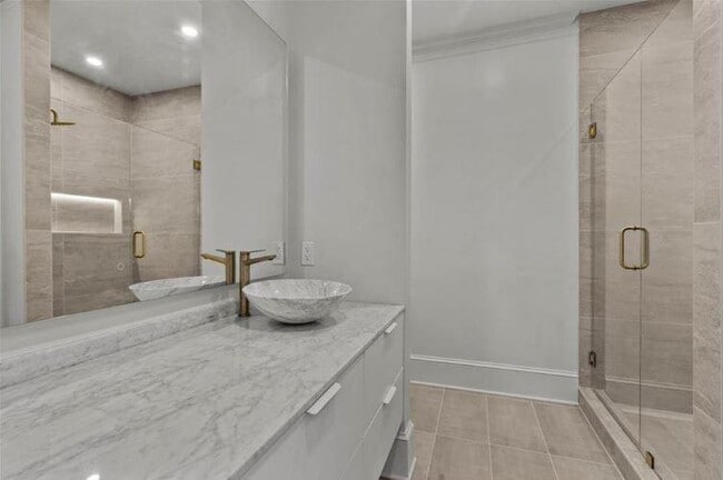 Building Photo - 5425 Hoylake Ct