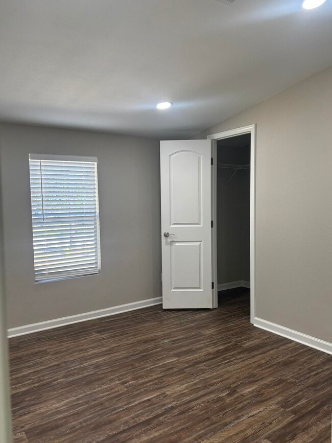 Building Photo - 1895 Wild Cherry Dr