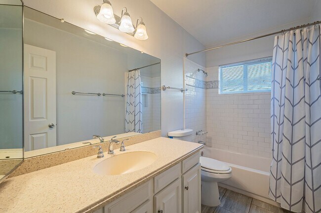 Building Photo - Three Bedrooms & POOL in 85254!