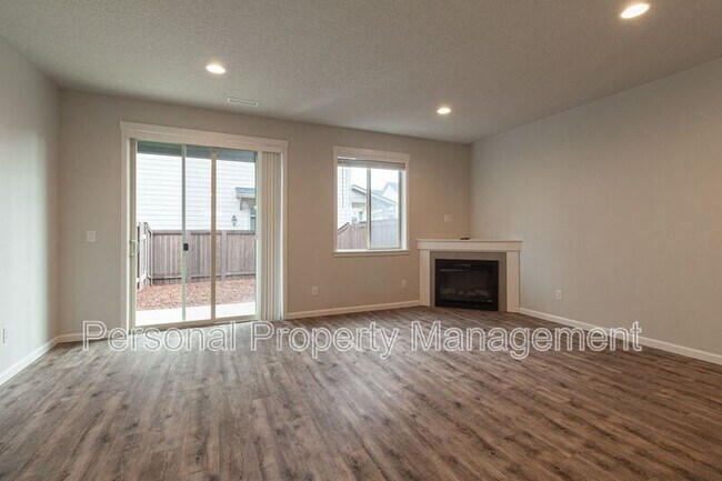 Building Photo - 5831 NE 56th Pl