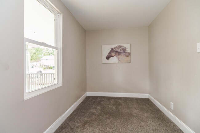 Building Photo - 2220 Sale Rd