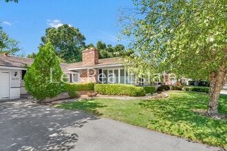 Building Photo - 6640 S Land Park Dr