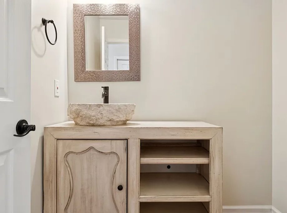 Building Photo - 231 Glenstone Cir