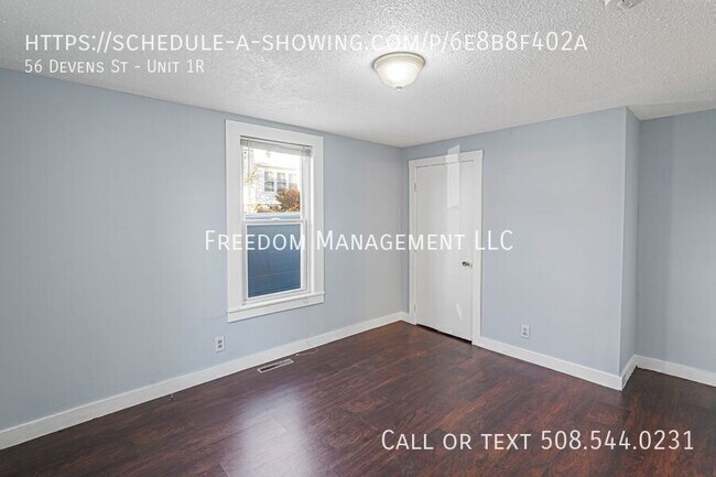 Building Photo - 56 Devens St