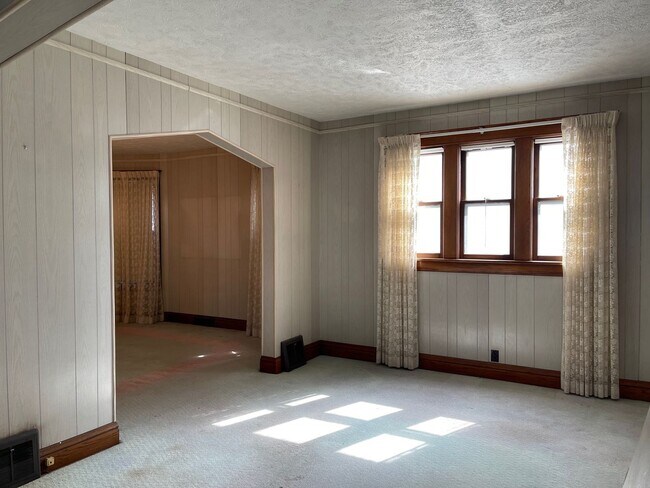 Building Photo - 817 S 36th St