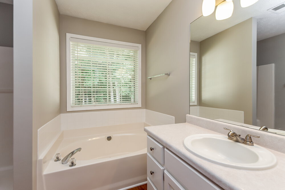 Building Photo - 173 Waters Edge Dr