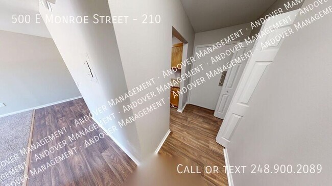 Building Photo - 500 E Monroe St