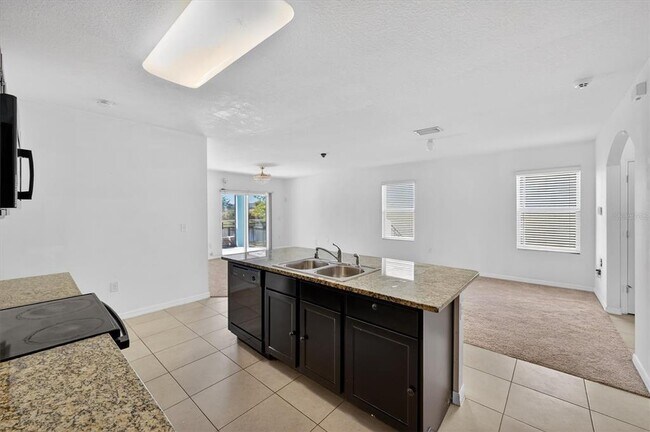 Building Photo - 4842 San Palermo Dr