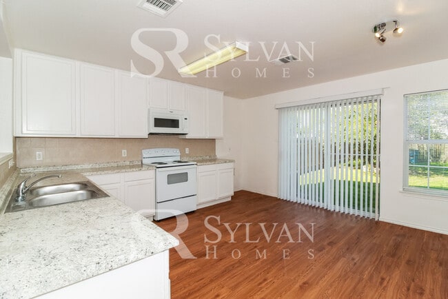 Building Photo - At Last, This Is What You Have Been Searching For!