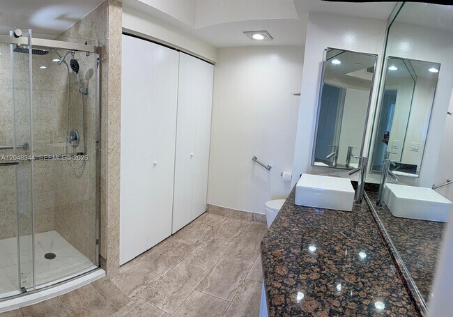 Building Photo - 20281 E Country Club Dr