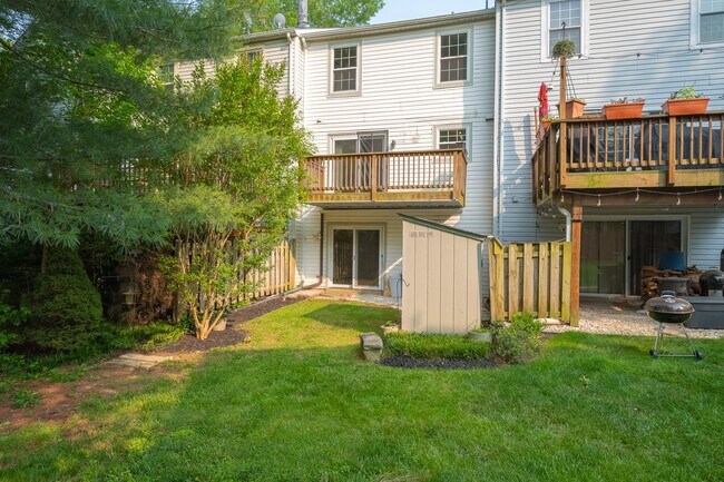 Building Photo - 11740 Stonegate Ln