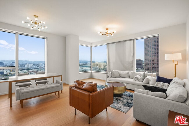 Building Photo - 889 Francisco St