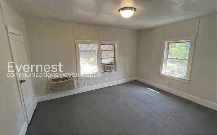 Building Photo - 218 73rd St S