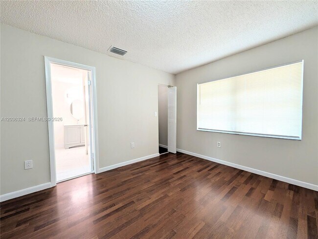 Building Photo - 58 SW 14th Terrace