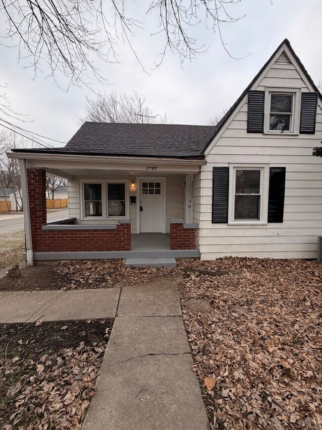 Building Photo - Beautiful Renovated 3 Br House!