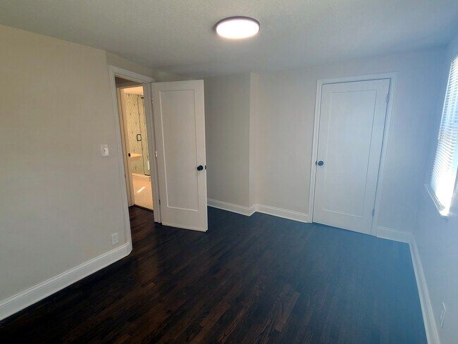 Building Photo - 5511 Lydia Ave