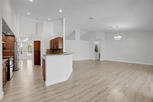 Building Photo - 1574 NW 103rd Terrace