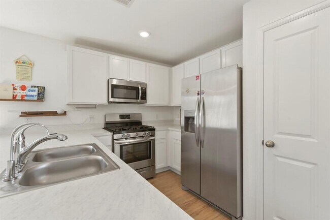 Building Photo - 736 Delany Cv Ct