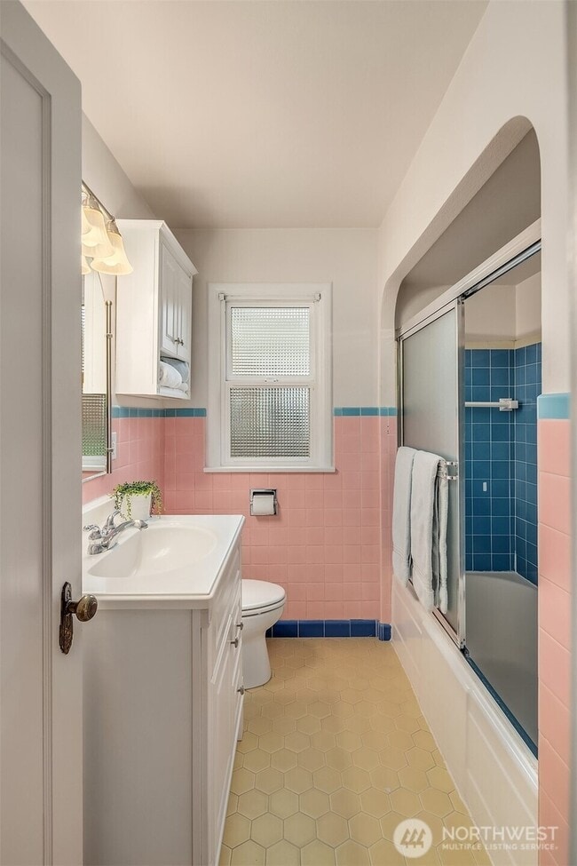 Building Photo - 5035 47th Ave NE