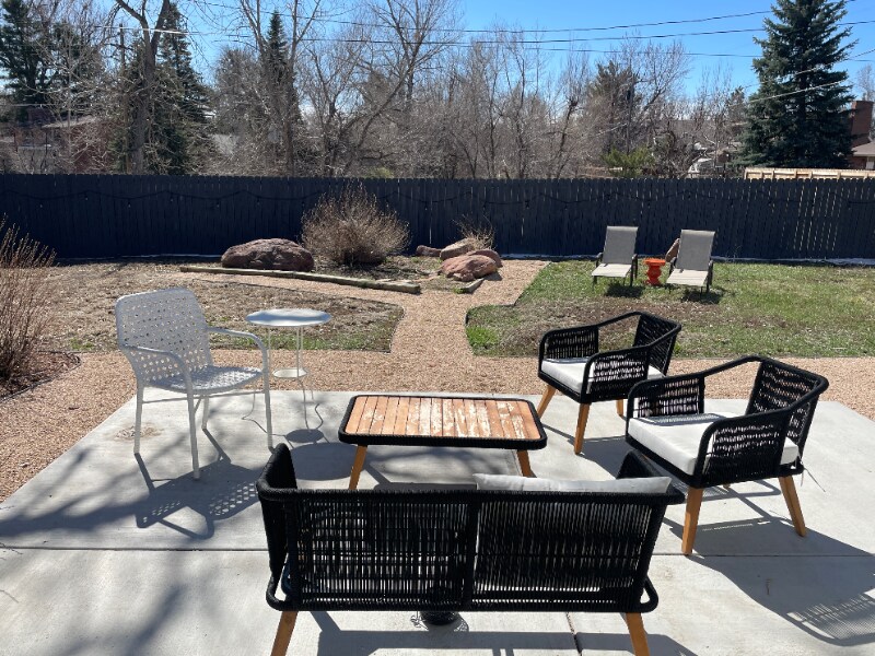 Building Photo - 4240 Aurora Ave