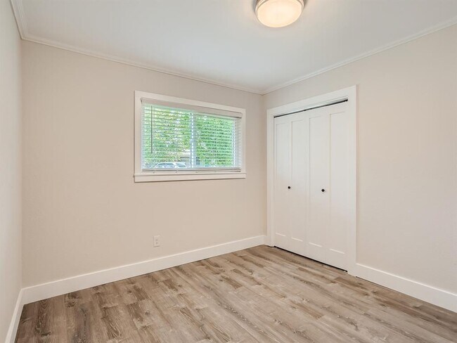 Building Photo - 5804 Eureka Dr