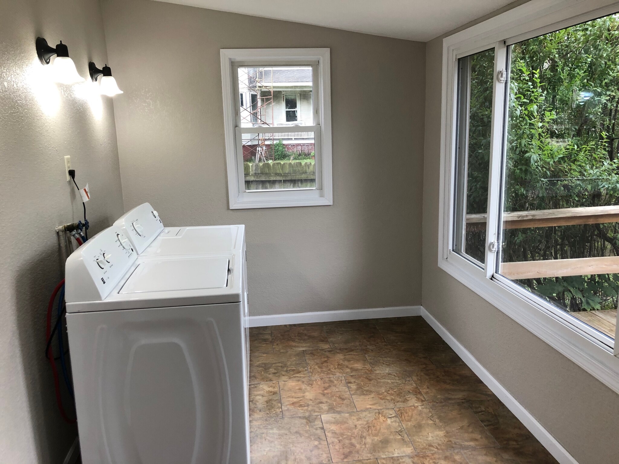 Laundry Room - 827 S 1st St