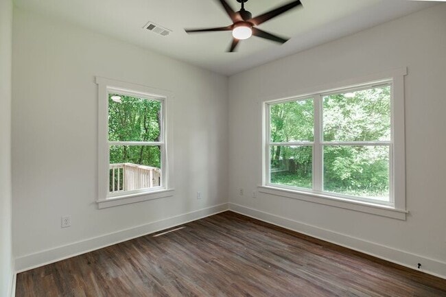 Building Photo - 232 Vine St