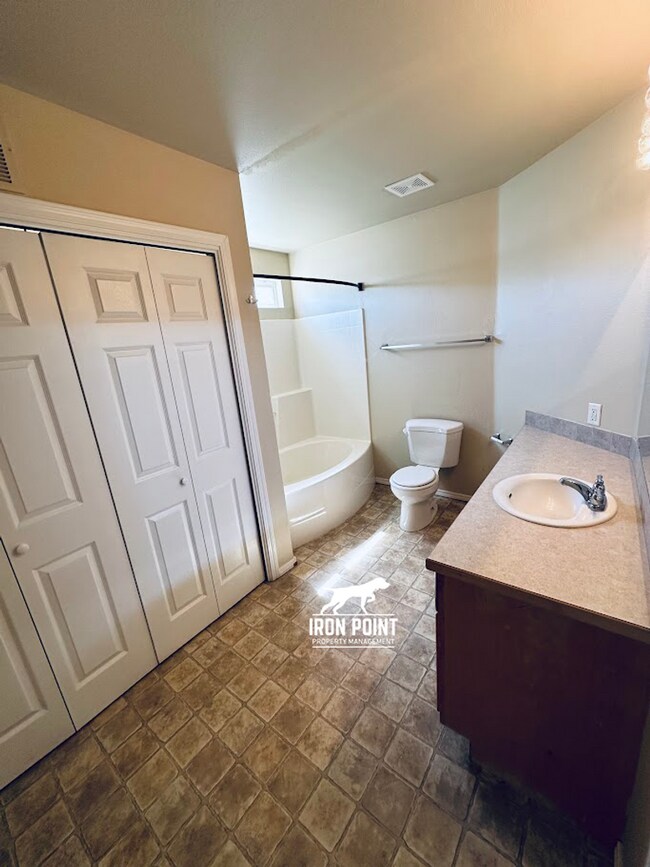 Building Photo - 2107WHISPERINGWILLOW