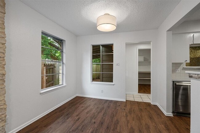 Building Photo - 2616 Audubon Pl