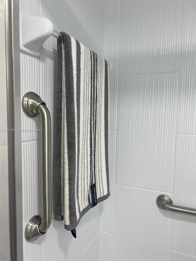 Building Photo - 1400 SW 124th Terrace