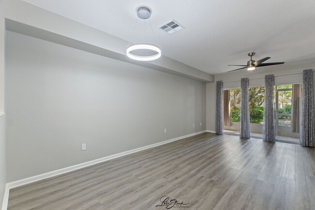 Building Photo - For rent Lake Mary townhouse 2Beth 2.5 bath
