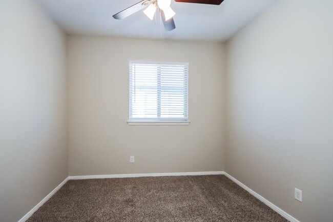 Building Photo - 13207 Clover Creek Point Ln