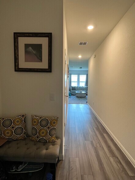Foyer - 119 Aoudad Rd