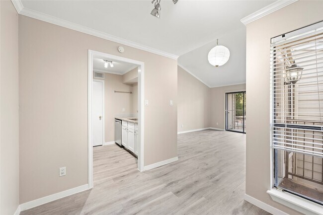 Building Photo - 3500 Tangle Brush Dr