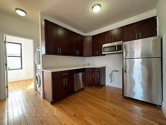 Primary Photo - 3 bedroom in ASTORIA NY 11105