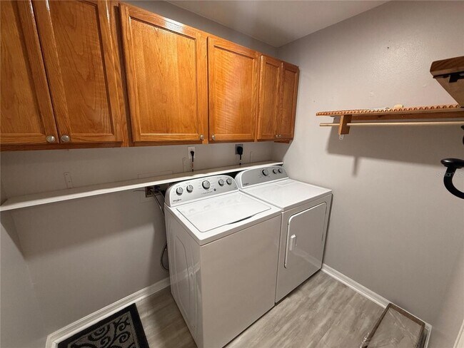 Building Photo - 501 Benton Dr