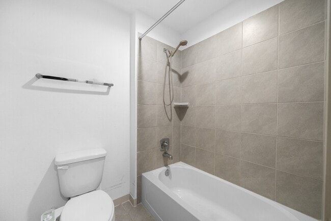 Building Photo - 818 Starcross Bnd Dr