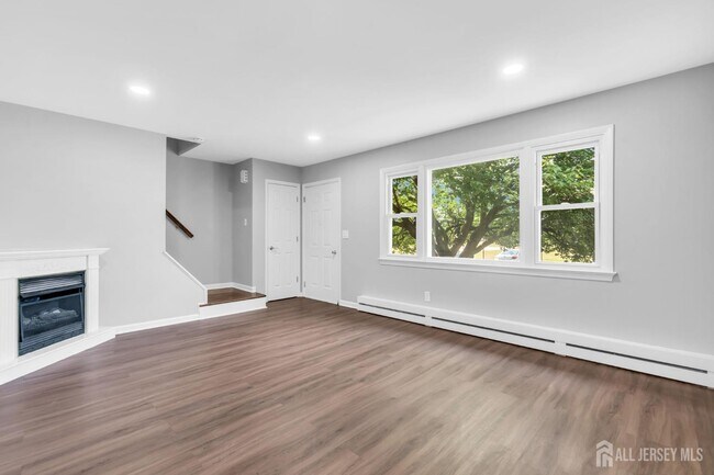 Building Photo - 368-70-370 Voorhees Ave