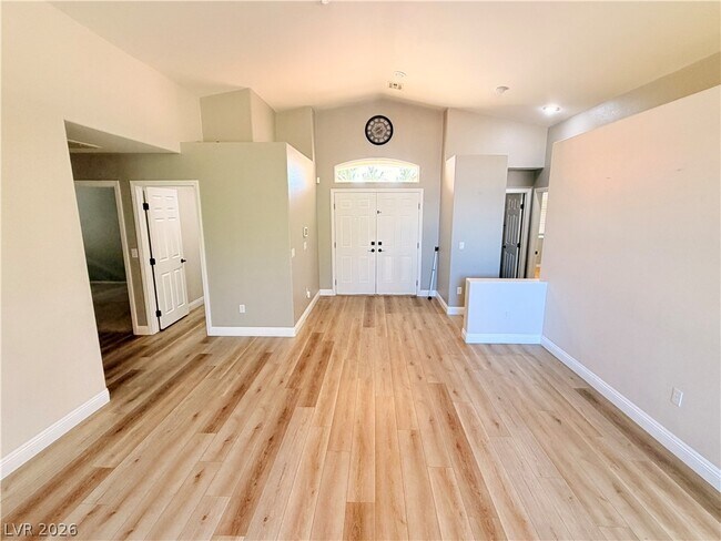 Building Photo - 7914 Villa Pintura Ave